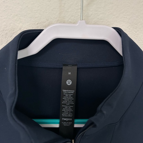 NWOT Lululemon Sojourn Jacket
True Navy M - Picture 5 of 15